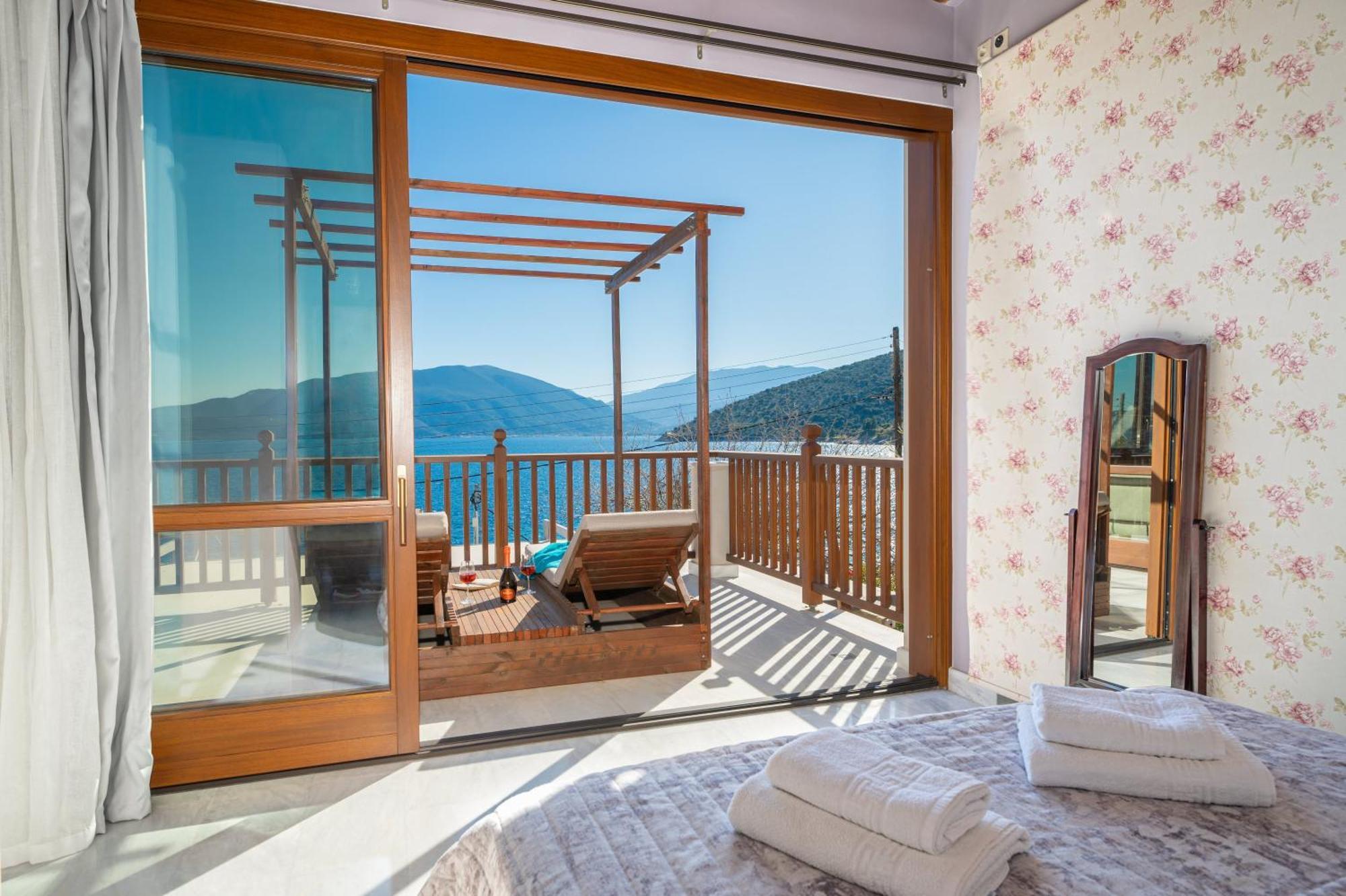 Sea Rock Apartment Agia Efimia Luaran gambar