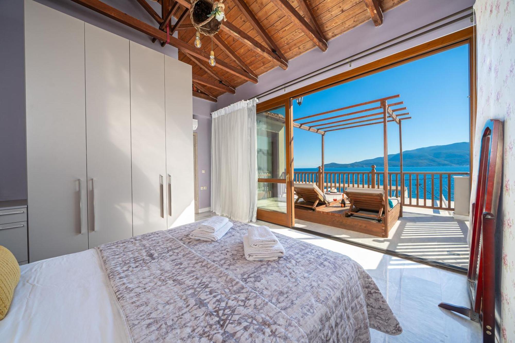 Sea Rock Apartment Agia Efimia Luaran gambar