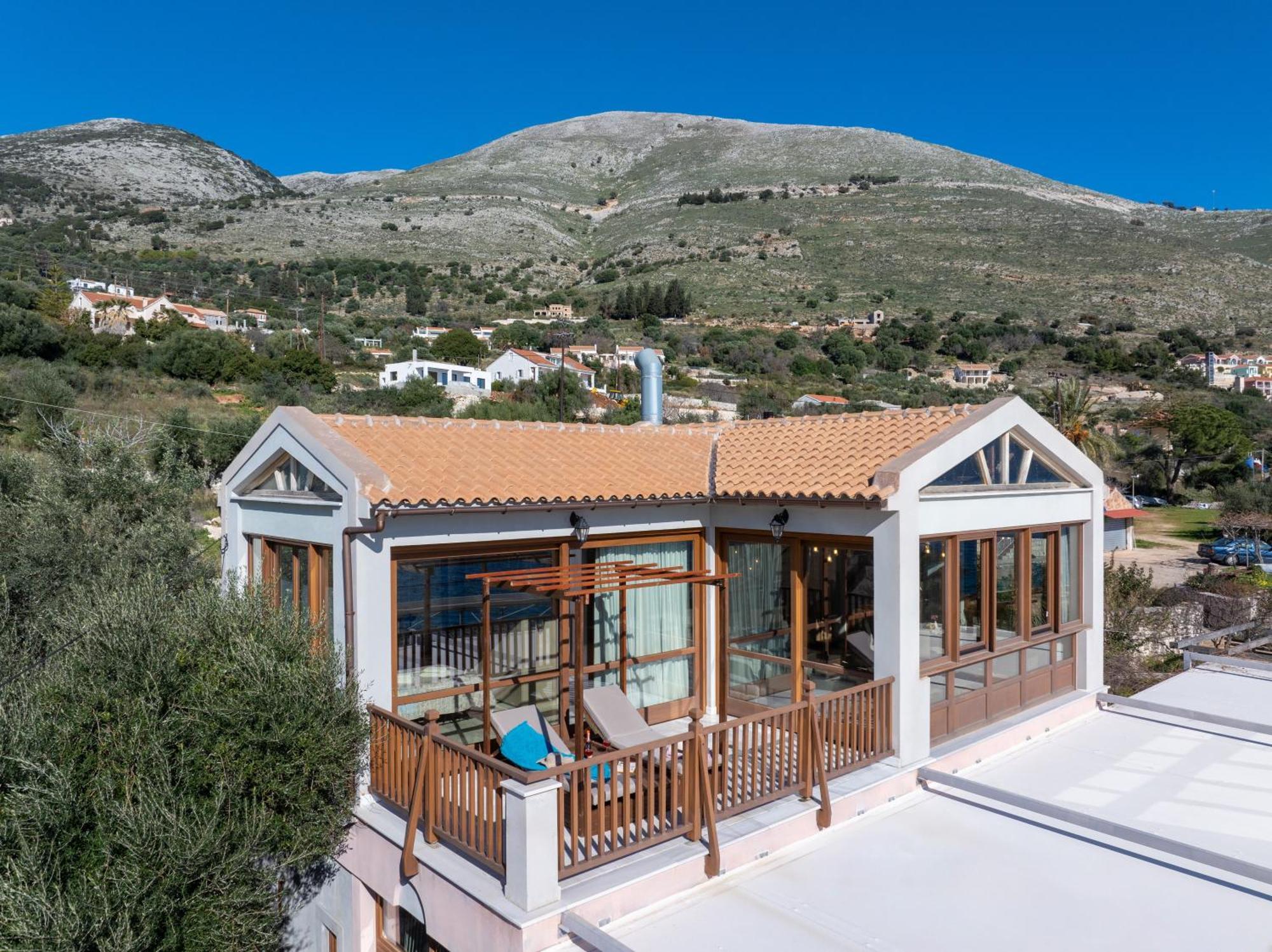 Sea Rock Apartment Agia Efimia Luaran gambar