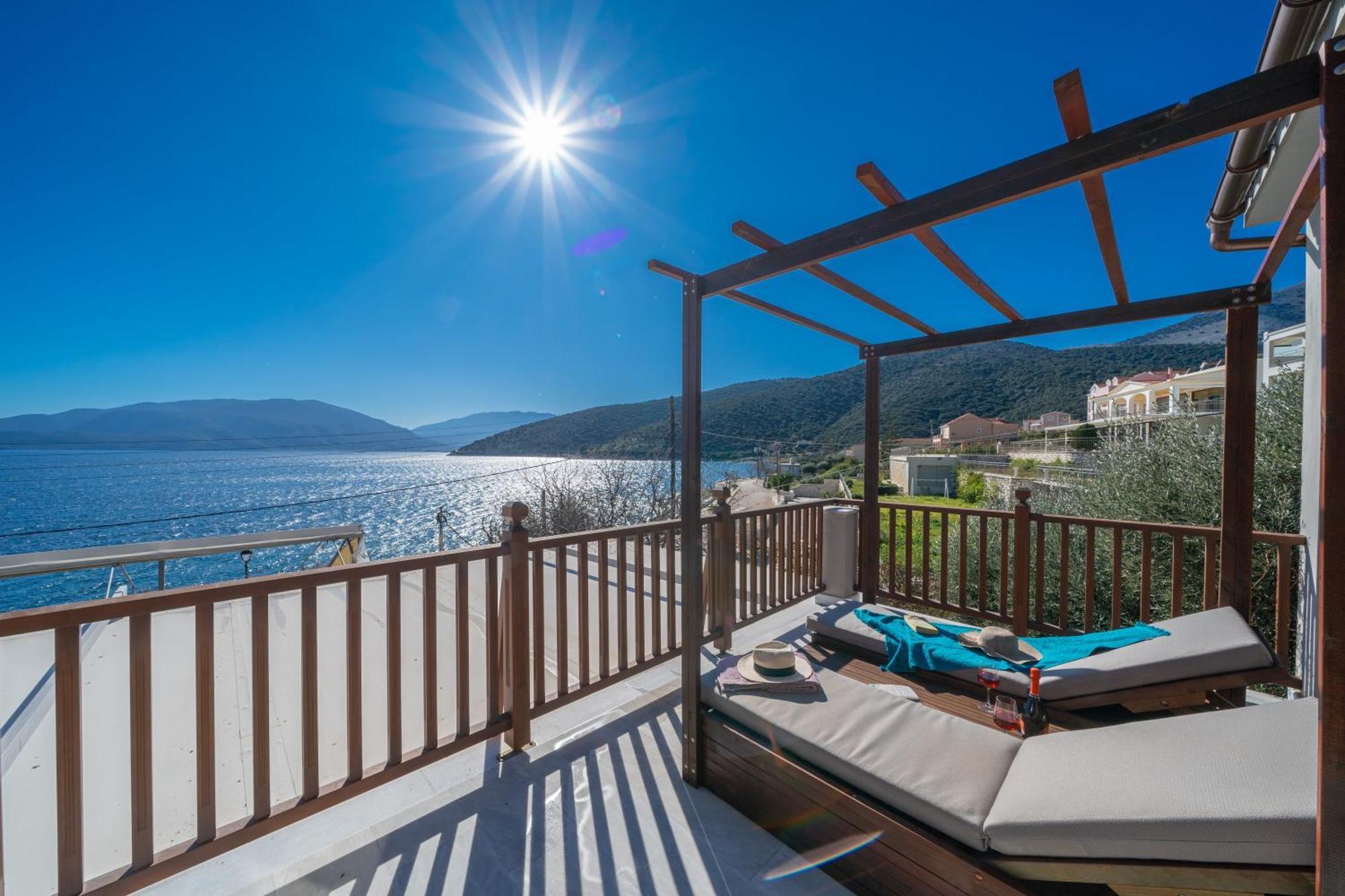Sea Rock Apartment Agia Efimia Luaran gambar
