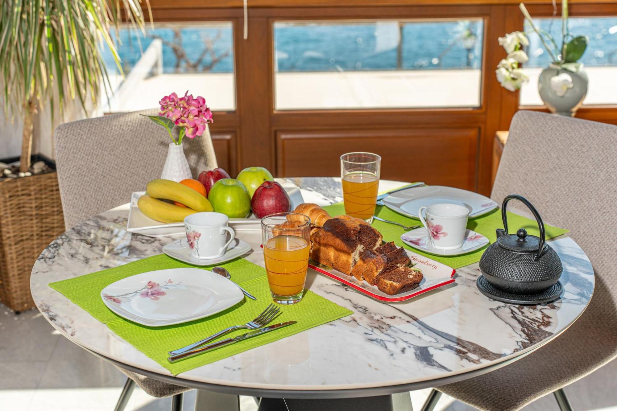 Sea Rock Apartment Agia Efimia Luaran gambar