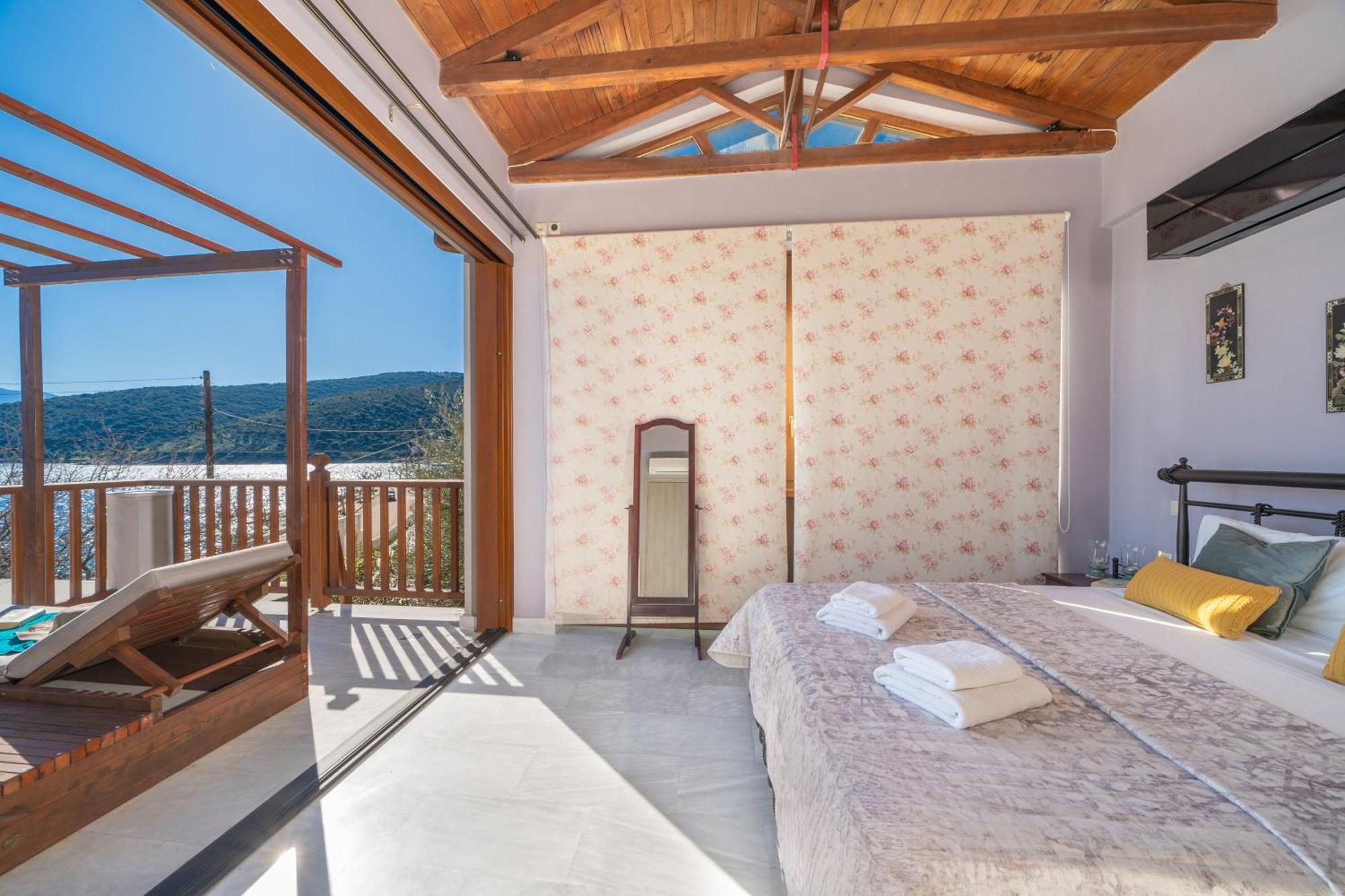Sea Rock Apartment Agia Efimia Luaran gambar